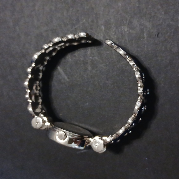 Quartz movement blue blinged out cuff watch - Picture 5 of 11